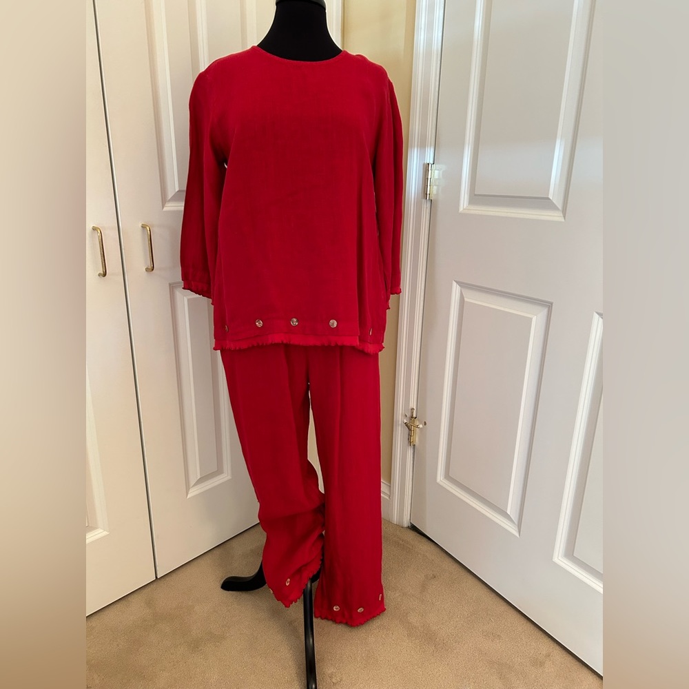 2-piece Red Linen Top and Pant set. Sz SMALL and fits Ladies Sz 4 - 6.